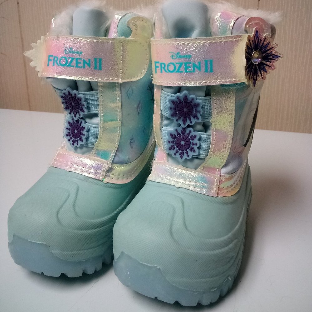Disney’s Toddler Frozen II Light Up Winter Fur Boots size 5